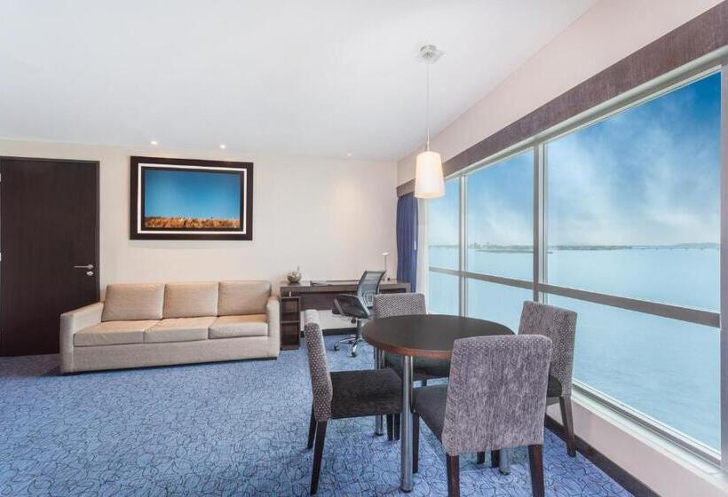 Полулюкс, Wyndham Guayaquil, Puerto Santa Ana