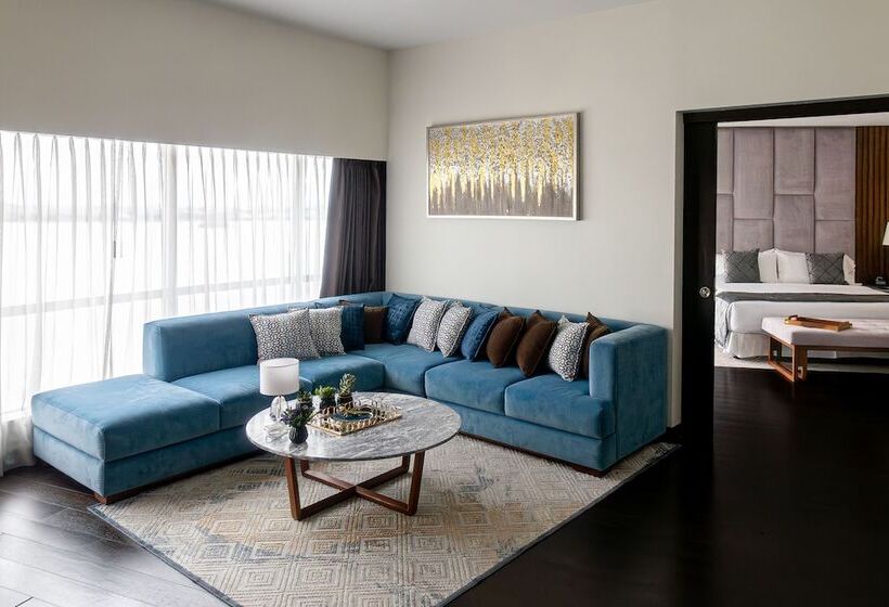 Полулюкс, Wyndham Guayaquil, Puerto Santa Ana
