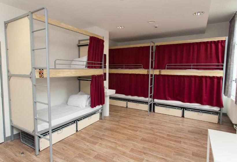 Bed in Gedeelde Kamer met Gedeelde Badkamer, St Christopher S Inn Paris   Gare Du Nord