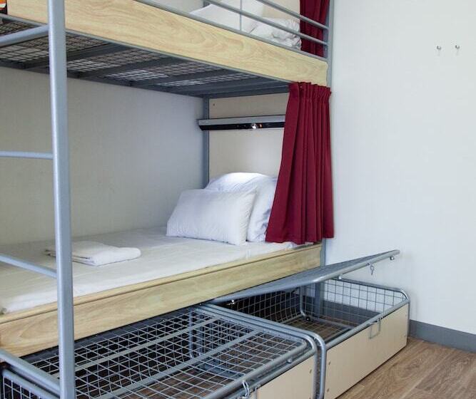 Bed in Gedeelde Kamer met Gedeelde Badkamer, St Christopher S Inn Paris   Gare Du Nord