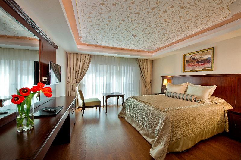 اتاق لوکس با چشم‌انداز دریا, Prime Boutique