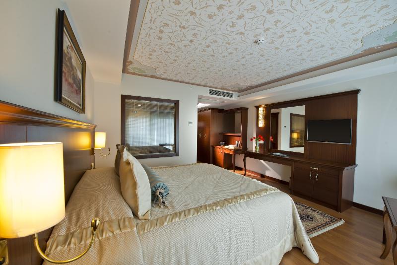 اتاق لوکس با چشم‌انداز دریا, Prime Boutique