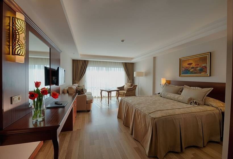 اتاق لوکس با چشم‌انداز دریا, Prime Boutique