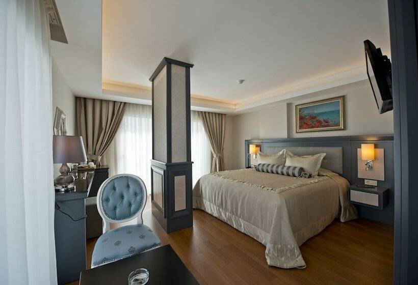 اتاق لوکس با چشم‌انداز دریا, Prime Boutique