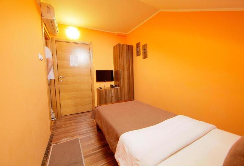 غرفة قياسية فردية, Rooms Konak Mikan