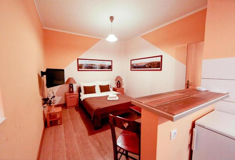 إستوديو قياسى, Rooms Konak Mikan