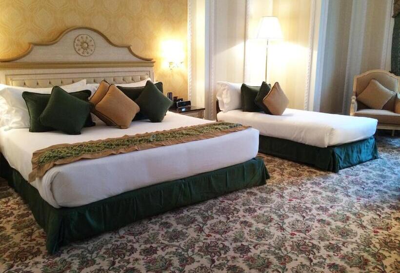 Cameră Familiară Clasică, Royal Rose Abu Dhabi, A Curio By Hilton Affiliated