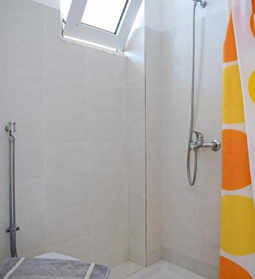 استودیو اجرایی, Hillside Studios & Apartments