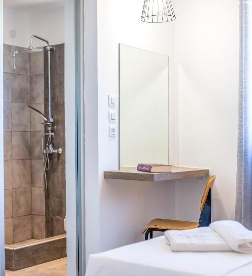 2 Bedroom Apartment Garden View, Hillside Studios & Apartments