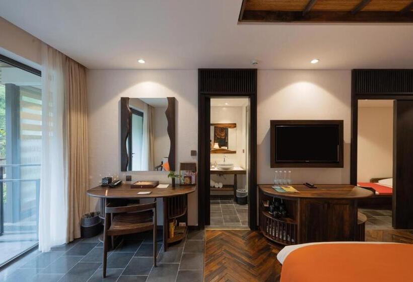 Deluxe Room Mountain View, Amiana Resort Nha Trang