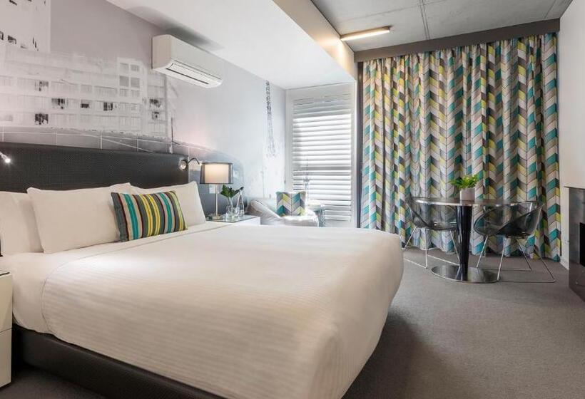 استودیوی استاندارد, Oaks Melbourne On William Suites