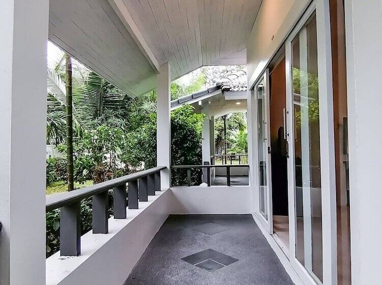 스탠다드 방갈로, The Cosy Maenam Beach Resort