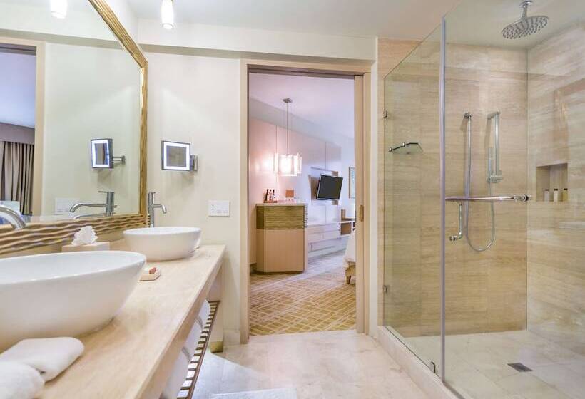 Номер Deluxe, Waldorf Astoria Panama