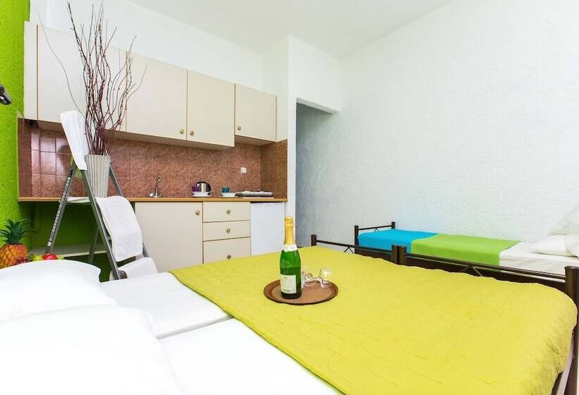 استودیوی استاندارد, Litsa Studios