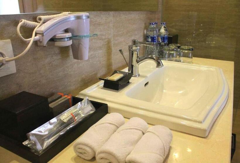 سوییت خانوادگی, Harper Kuta Hotel by Aston