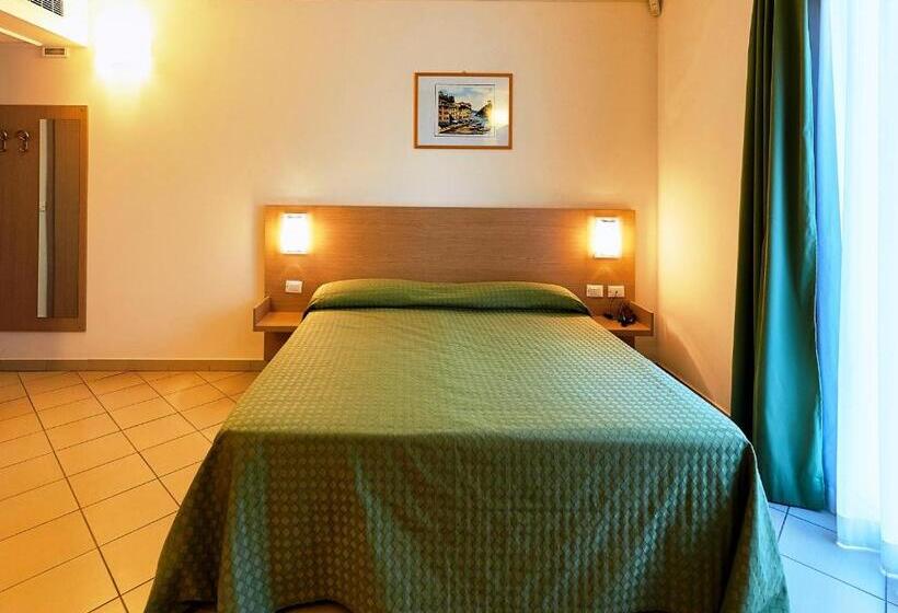 Номер Стандарт с Балконом, Bolgheri Marina Resort Ex Varo Village