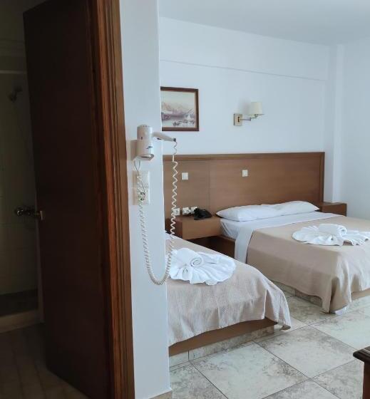 Quarto Triplo Standart Vista Mar Lateral, Filoxenia Hotel Monemvasia