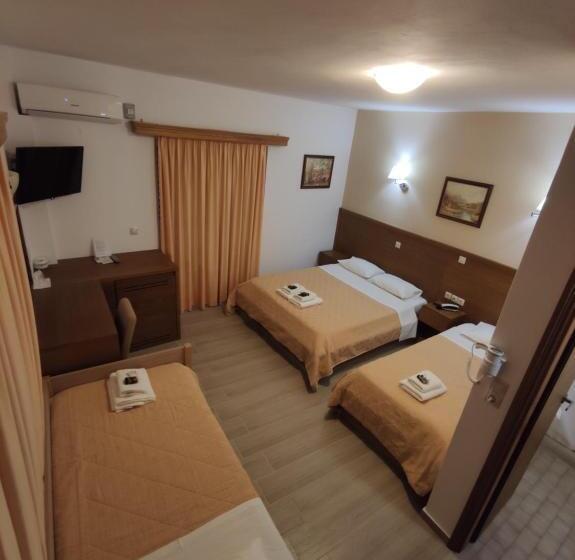 Quarto Quádruplo Estandar, Filoxenia Hotel Monemvasia