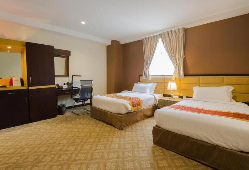 Deluxe Zimmer, Hallmark Crown