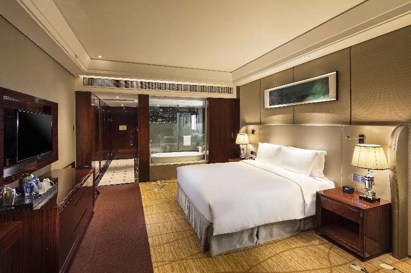 스탠다드 룸 킹사이즈 침대, Hilton Foshan
