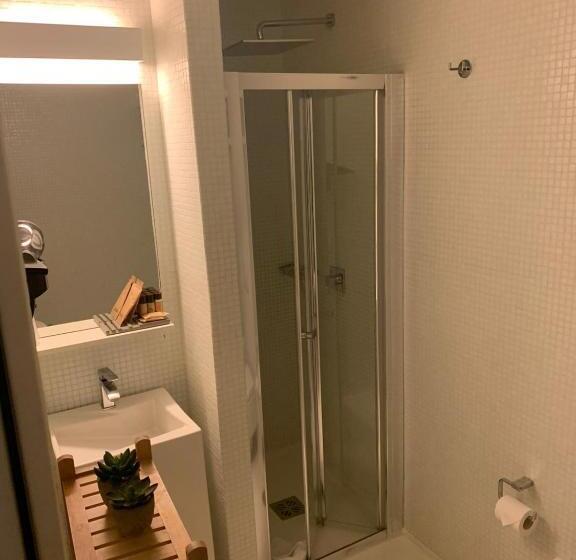 اتاق استاندارد, Navona Stay