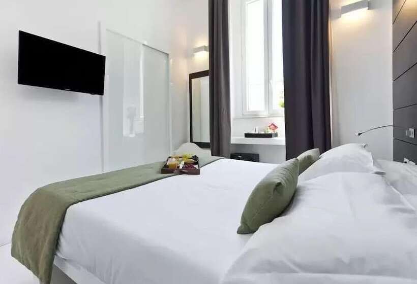 اتاق استاندارد چهار تخته, Navona Stay