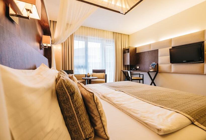 Номер Стандарт Вид на Озеро, St. Martins Therme & Lodge