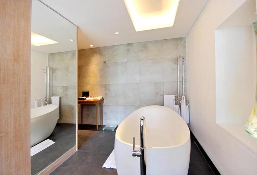 Люкс Кровать Кинг, The 1o1 Bali Fontana Seminyak