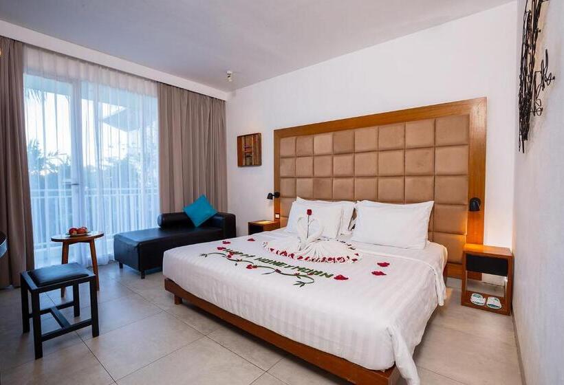 Номер Deluxe Вид на Бассейн, The 1o1 Bali Fontana Seminyak