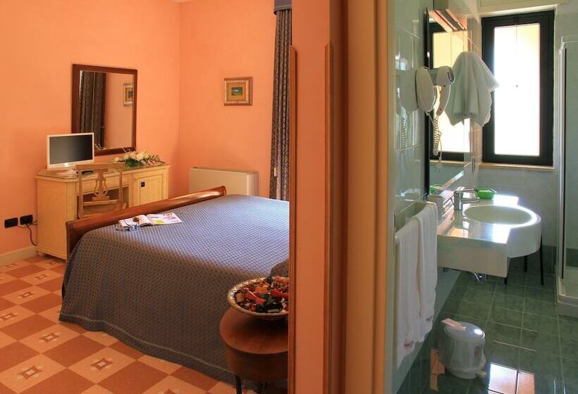 Quarto Estandar, Villa Rosa Antico