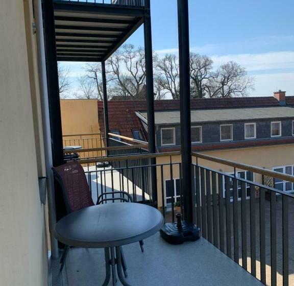 Standard studio with lake view, Einraumapartment Mit Seeblickbalkon