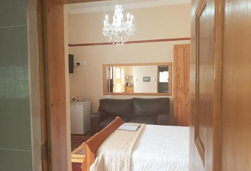 디럭스 룸, 75 On Milner Lodge