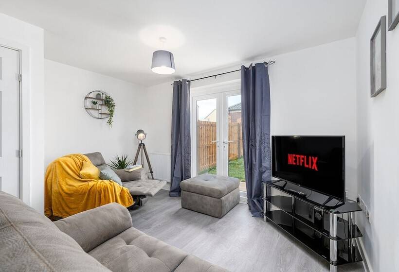 Дом 1 Спальня, The Holt Ideal For Contractors 2 Bedrooms Parking