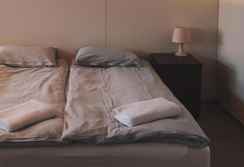 اتاق استاندارد چهارنفره با سرویس بهداشتی مشترک, Northeast Guesthouse