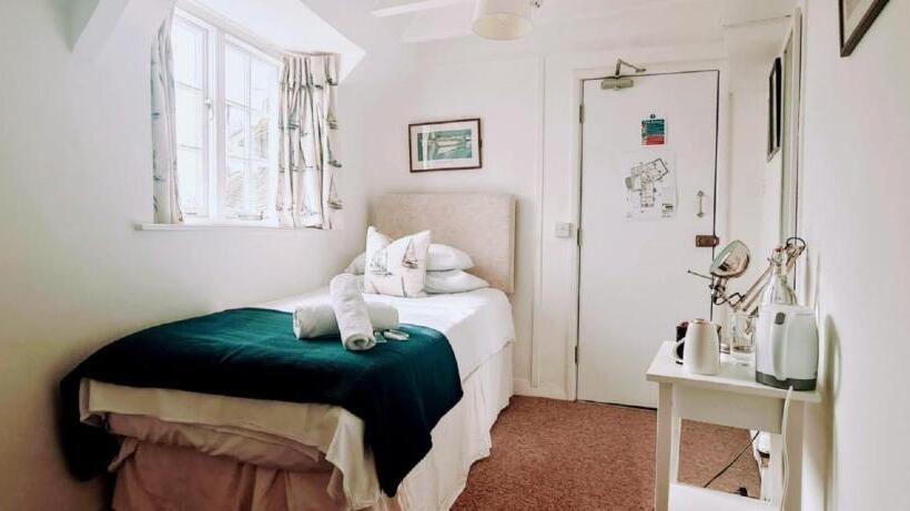 Quarto Estandar Individual Banheiro Compartilhado, Itchenor Sailing Club