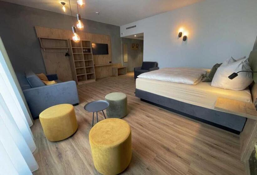 Quarto Deluxe, Am Sonnenlandpark