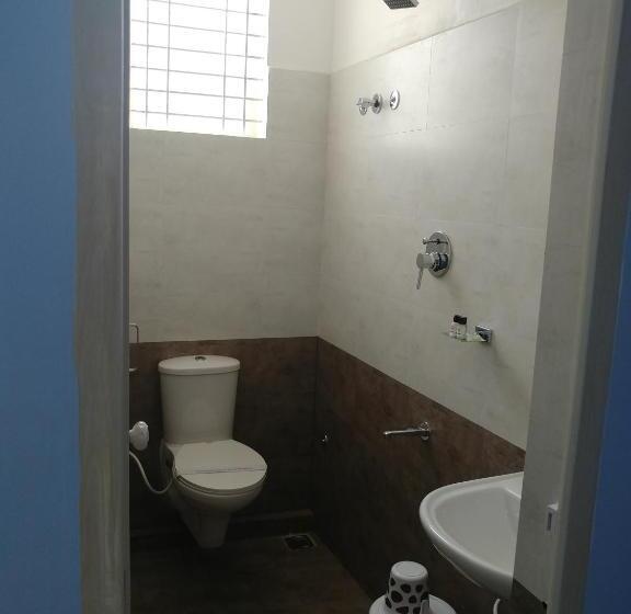 디럭스 4인 룸, Sai Inn Mysore