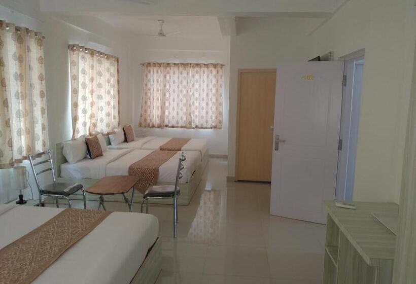디럭스 4인 룸, Sai Inn Mysore