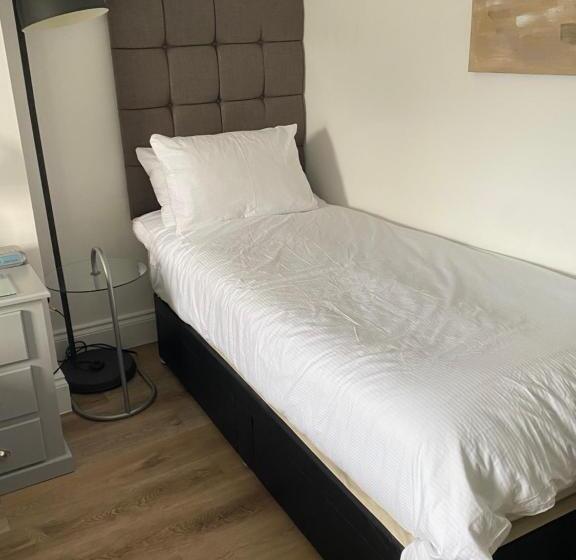 Номер Стандарт Трехместный, The Roxburgh Guest Accommodation