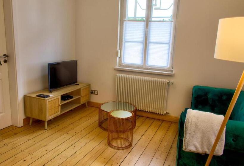 غرفة عائلية مطلّة علي الحديقة, La Maison Forestière