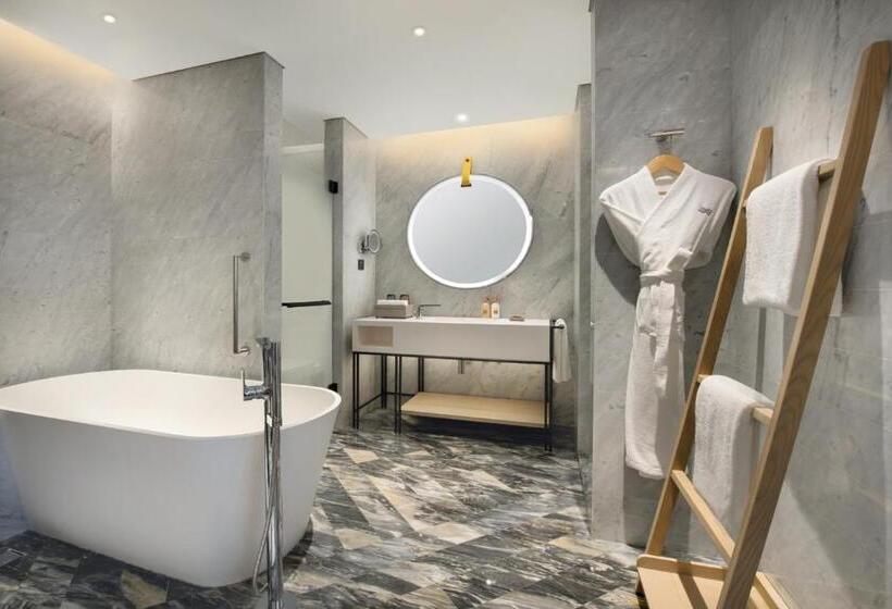 带大床的标准间, Crowne Plaza Quanzhou Riverview, An Ihg