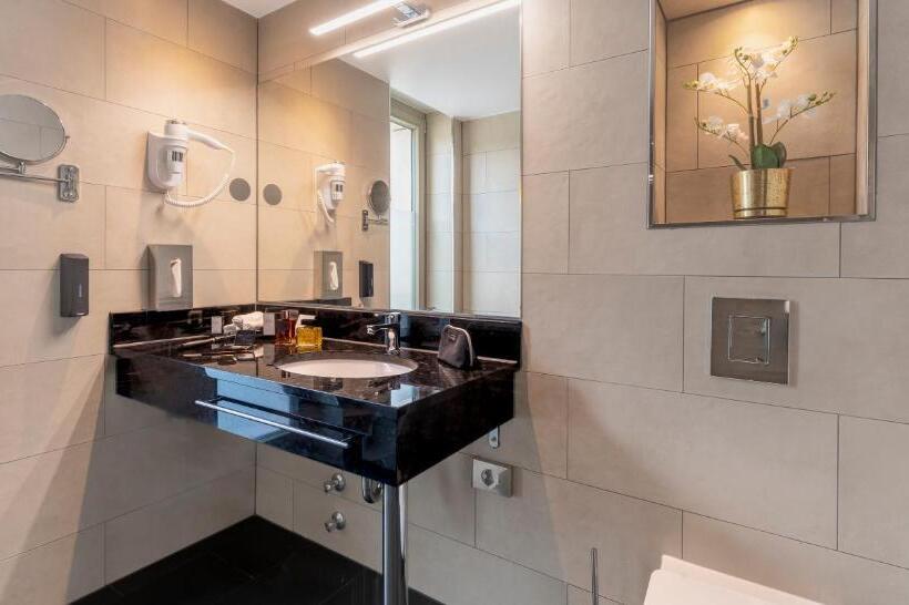 Трехместный Номер Премиум, Plaza Premium Heidelberg