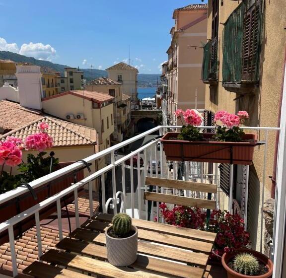 Номер Стандарт с Балконом, Pizzo Central House