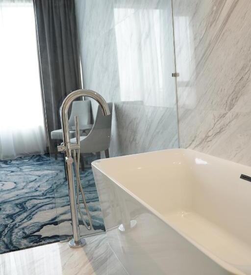 Люкс, Opero Hotel Southkey Johor Bahru