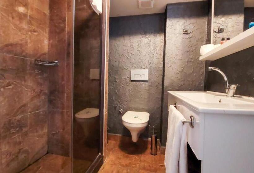 سوییت سوپریور, Mox Hotel Wellness & Spa