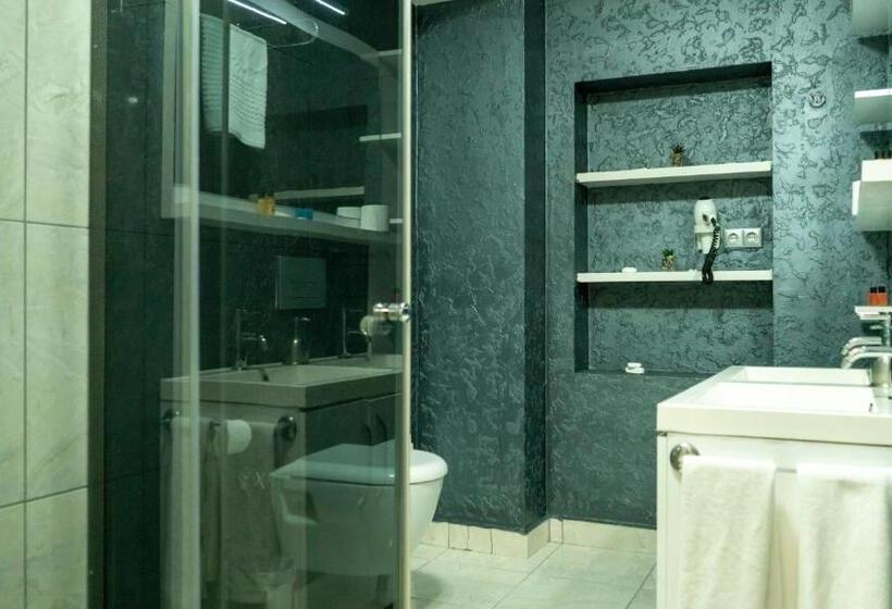 اتاق لوکس سه تخته, Mox Hotel Wellness & Spa