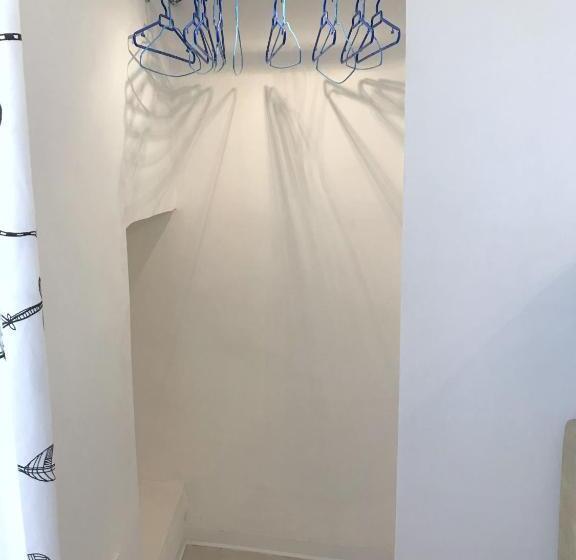 غرفة عائلية, Chicchisanti