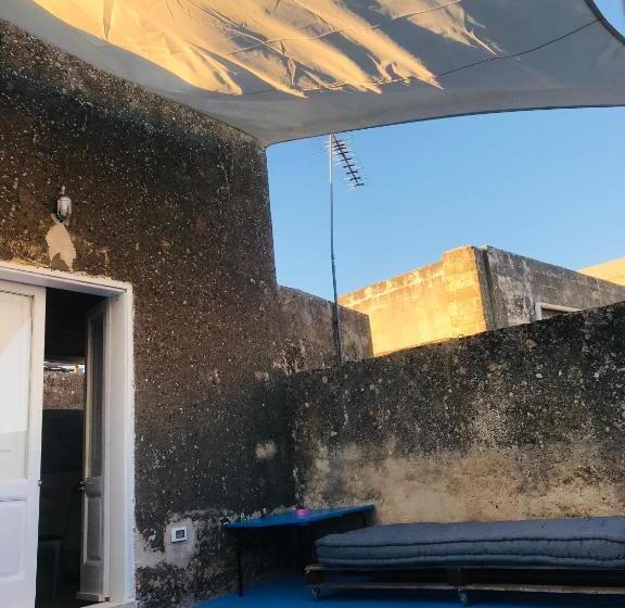 ‫غرفة فردية مزودة بتراس, Chicchisanti