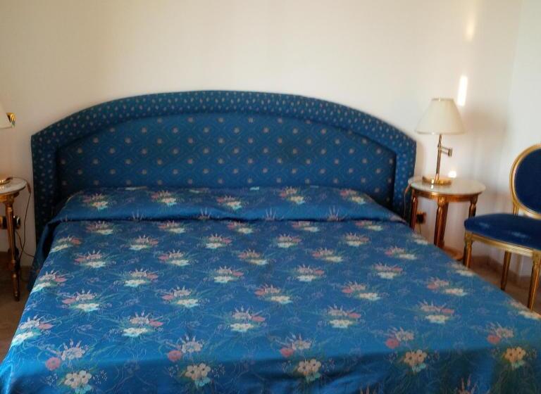 اتاق استاندارد چهار تخته, Da Vito