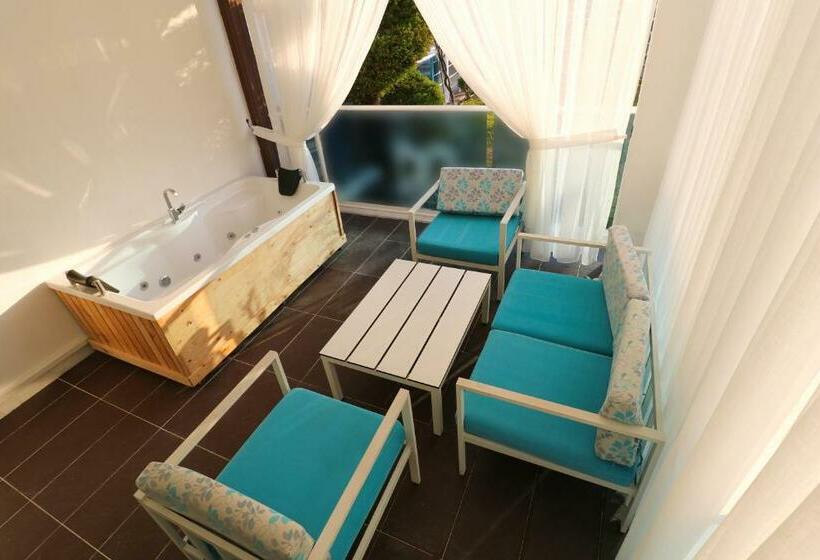 バスタブ付きスーペリアールーム, Garcia Resort & Spa  Ultra All Inclusive